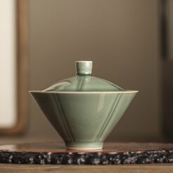 Chén khải sứ Long Tuyền